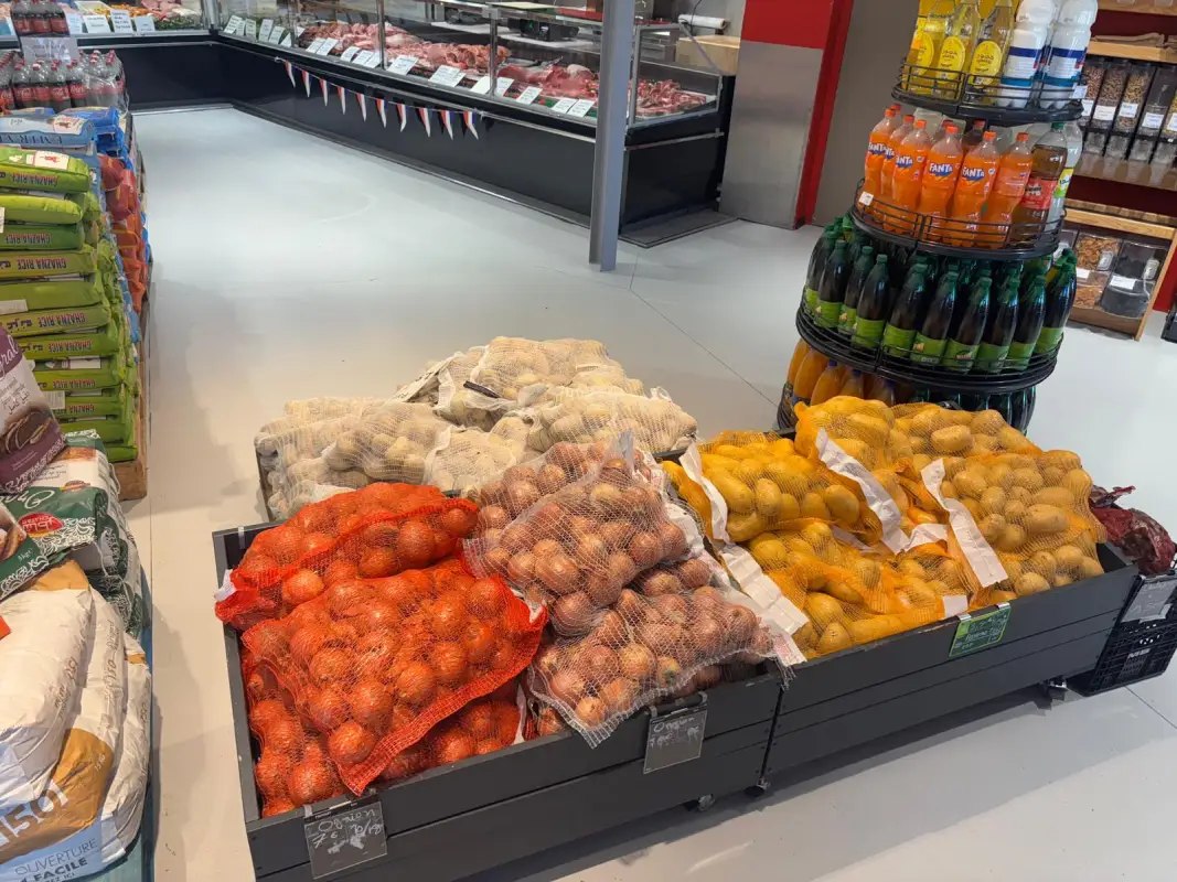 Abshar Epicerie Au Bouscat Realisation 28